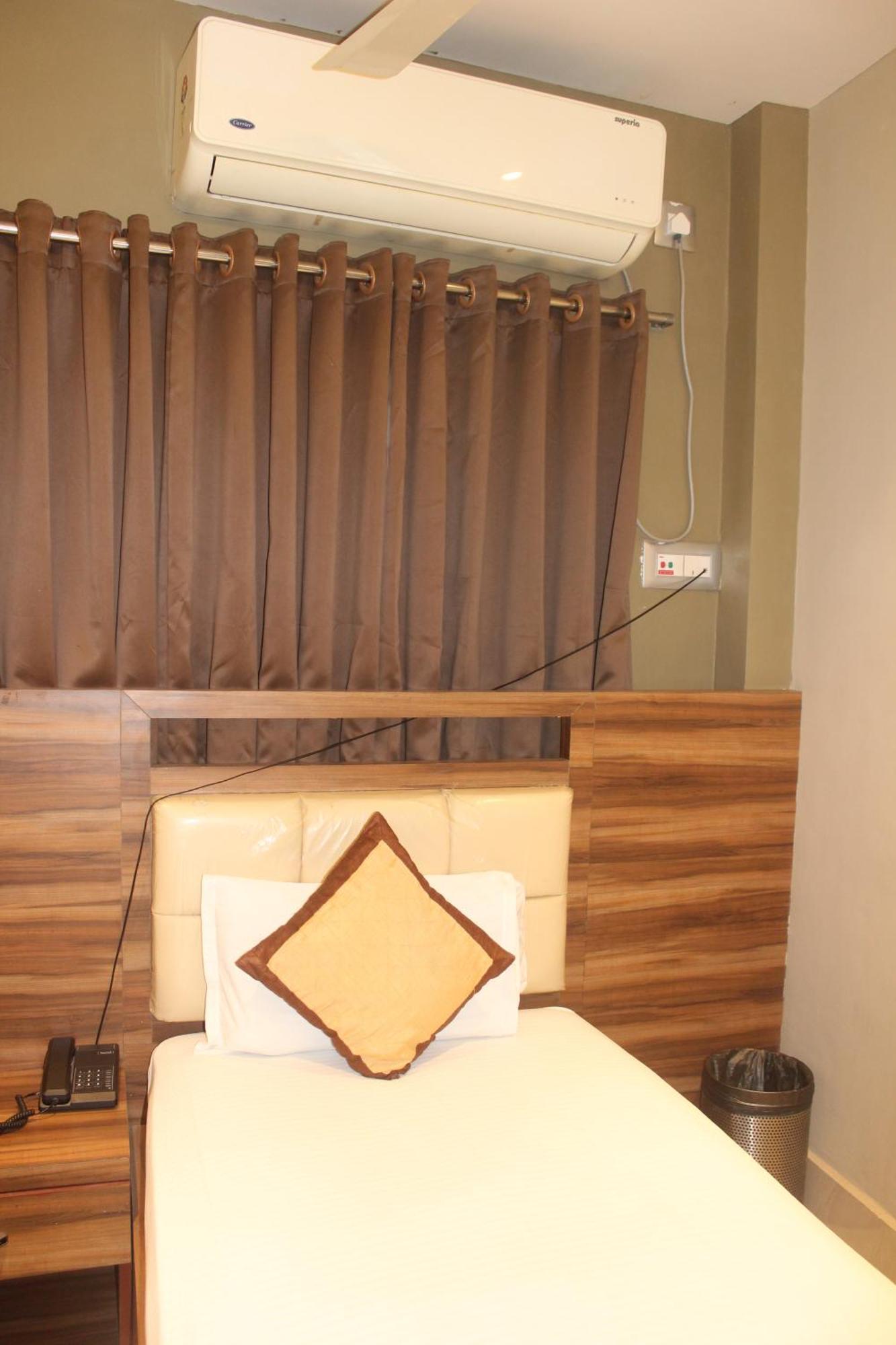 Hotel Oishi Plaza Mukutmanipur Exteriér fotografie
